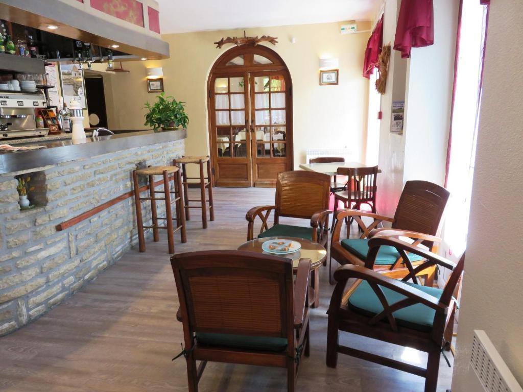 Le Relais Du Pont De Rhodes Frayssinet Bagian luar foto